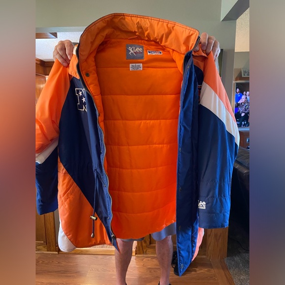 Vintage Bears Winter Coat - Picture 11 of 11